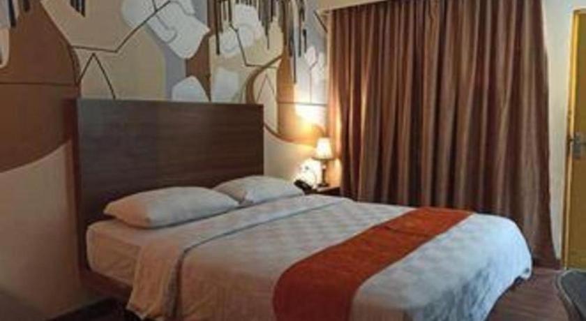 Satria Wisata Hotel Pare-Pare Exterior photo