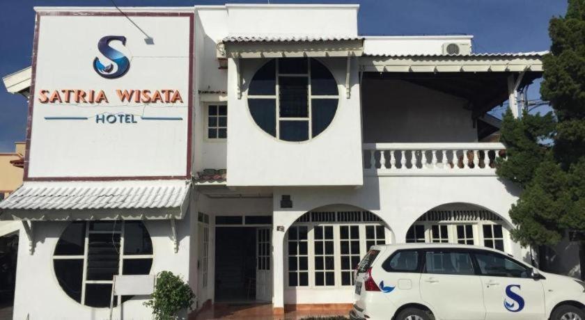 Satria Wisata Hotel Pare-Pare Exterior photo